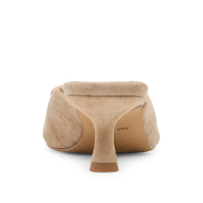 CLEO CAMEL