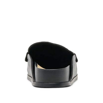 JODERO STUD BLACK