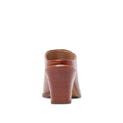 LINDI CINNAMON